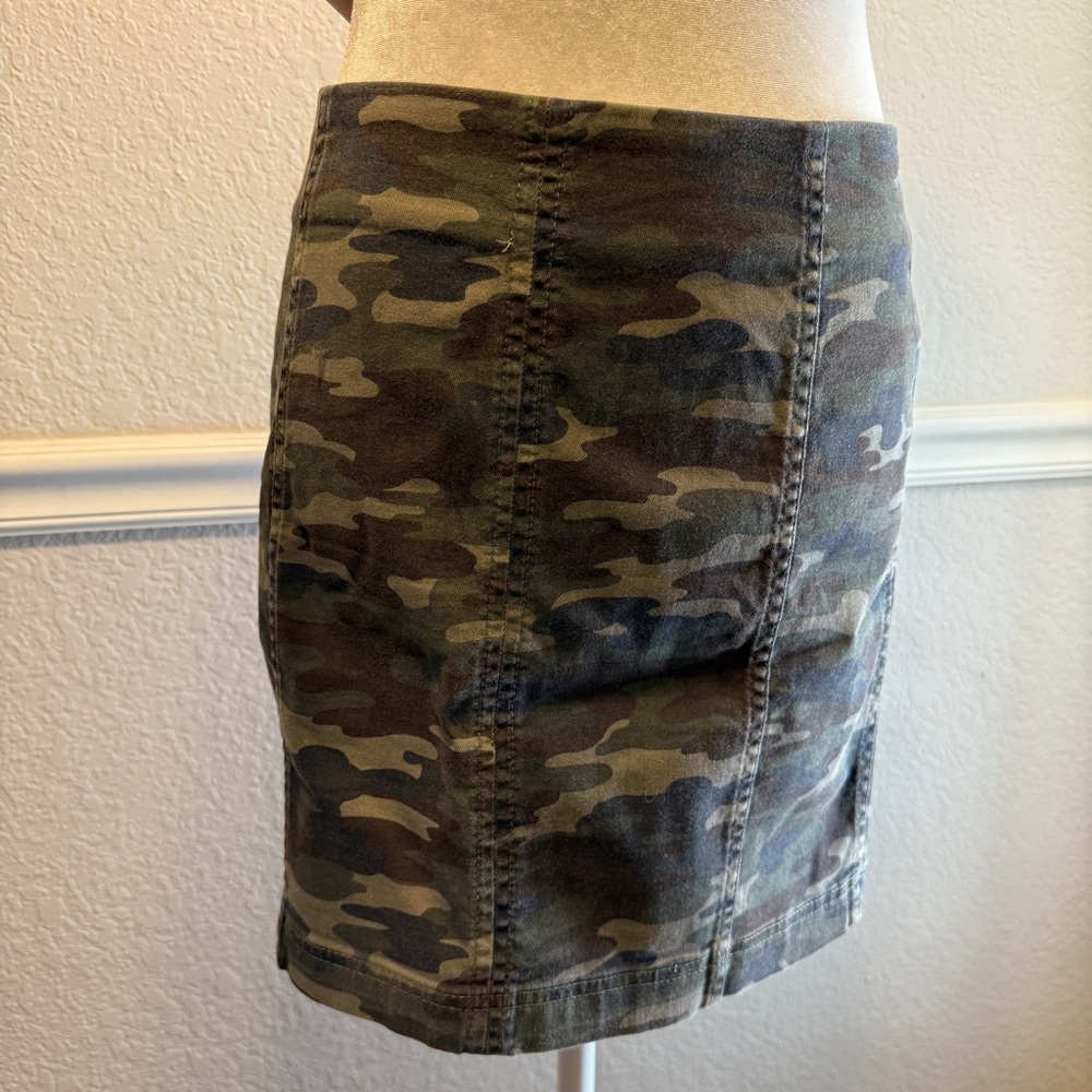 Free People Camo Mini Skirt Size 12 - Picture 6 of 7